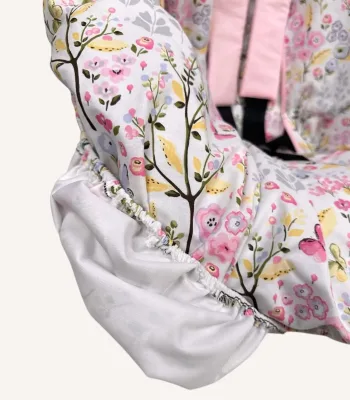 Çiçek desenli çocuk oto koltuğu kılıfı ve pembe kemer kılıfı seti
